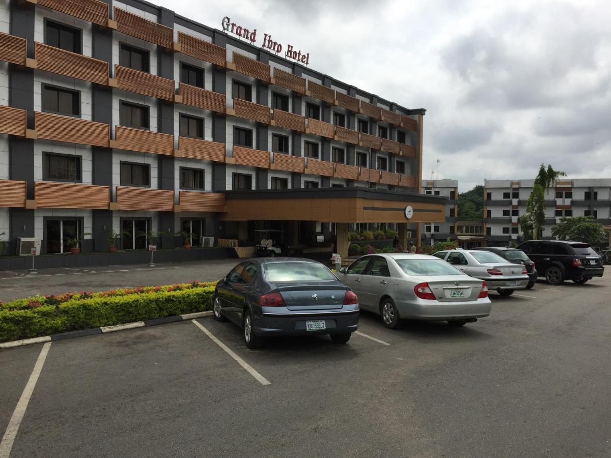 Room In Lodge - Grand Ibro Hotel Abuja Jabi Εξωτερικό φωτογραφία